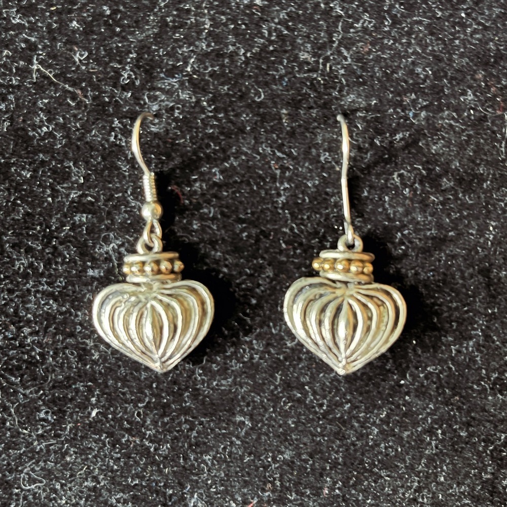 Vintage 90s silver tone sacred heart drop earrings